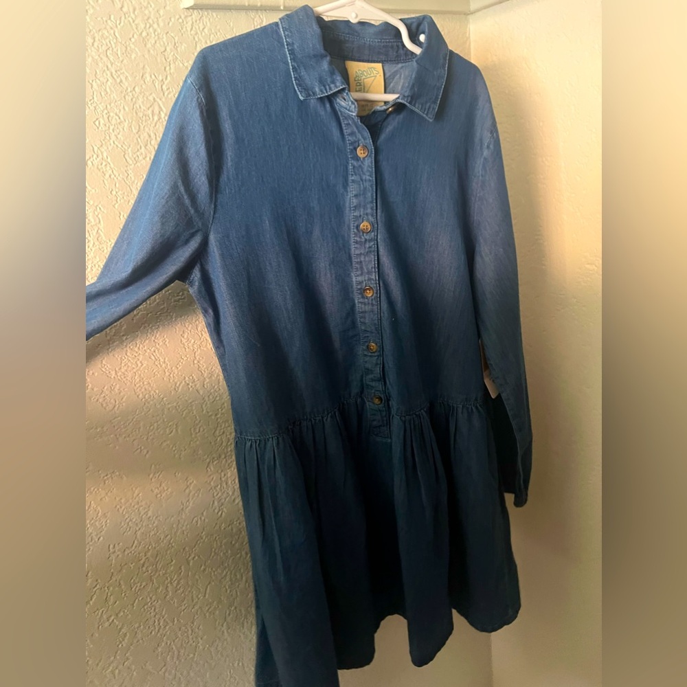 Girls denim dress. Size 10-12